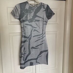 Luxe To Kill silver dress size 8. NWT